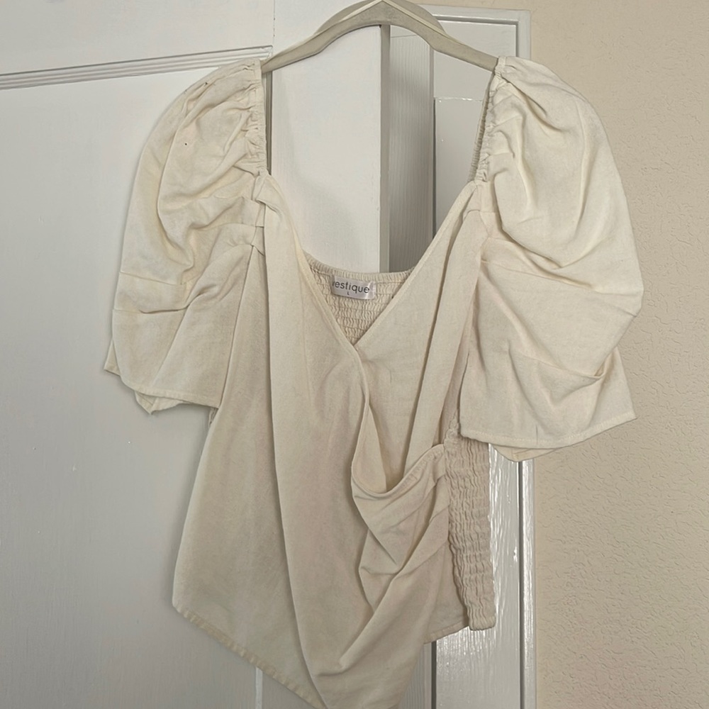 Vestique Top